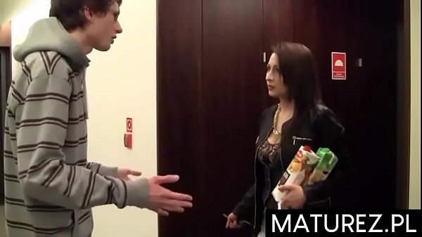 Polish milf – Hot MILF and her young admirer
