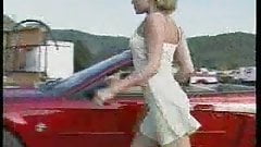 lunch break with 1980s teen anastasia