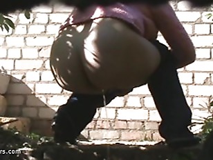 Outddor Voyeur Public Peeing Girls 3