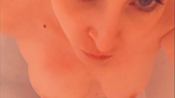 Watch my gf blow me like the pro she is!!