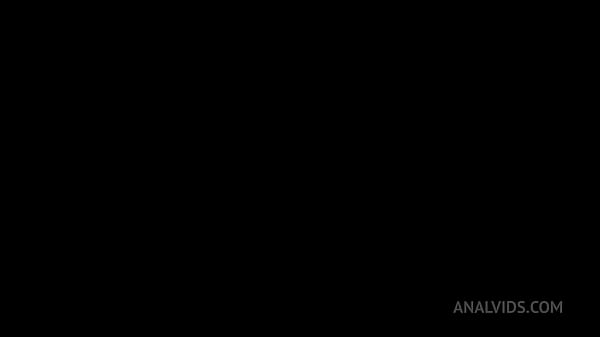 Fisting lover Stacy Bloom takes 50% anal, 50% pussy SBS064