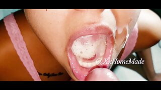 HER FIRST BLOWJOB !! Amateur teenager.