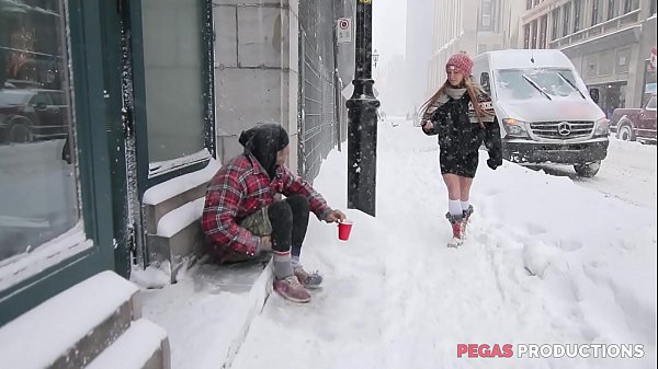 Pegas Productions – Kate Brixxton Baise un Clochard