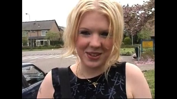 Christina wil voor geld best neuken met een vreemde